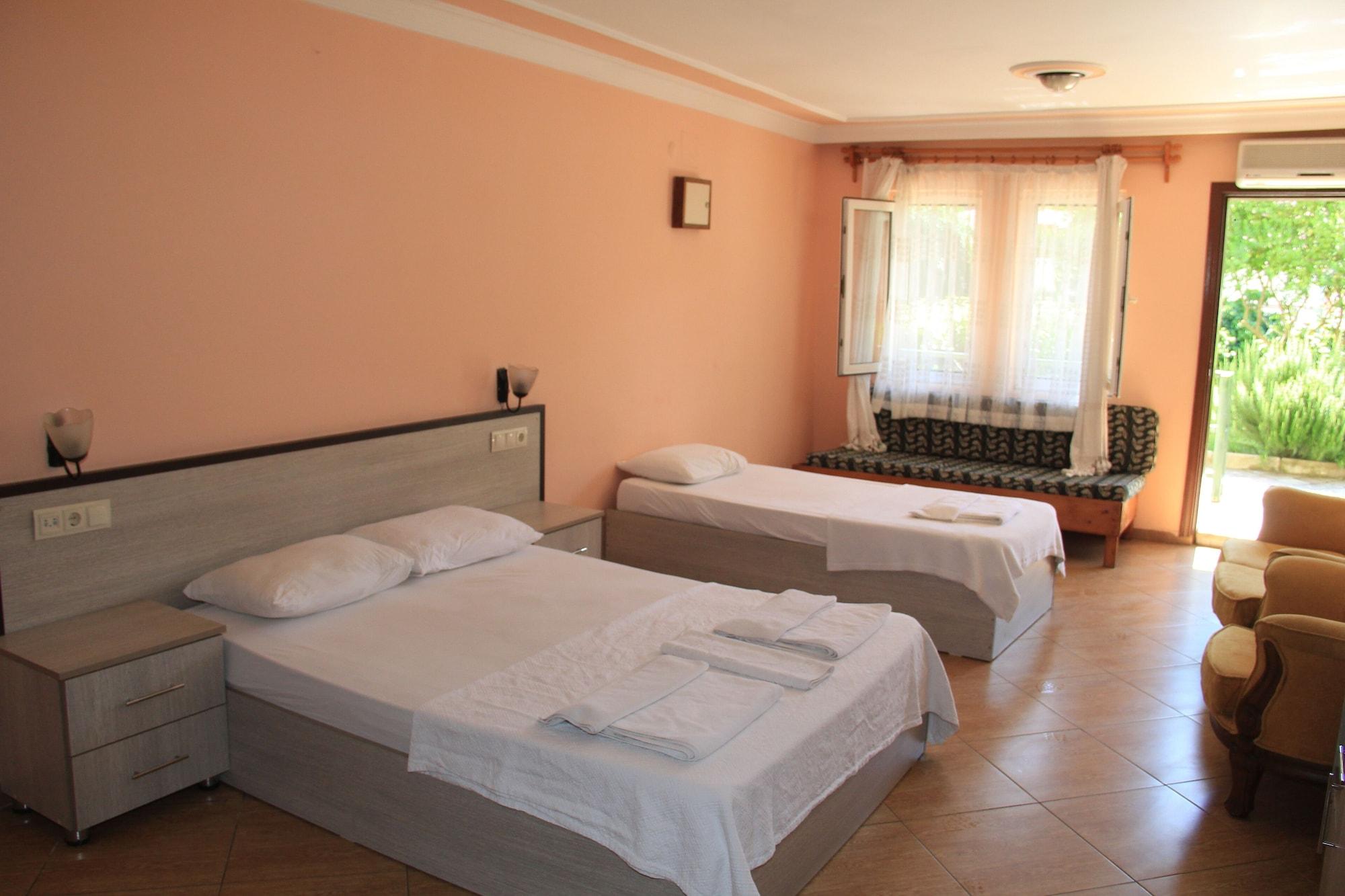 אולודניץ Carmina Hotel מראה חיצוני תמונה