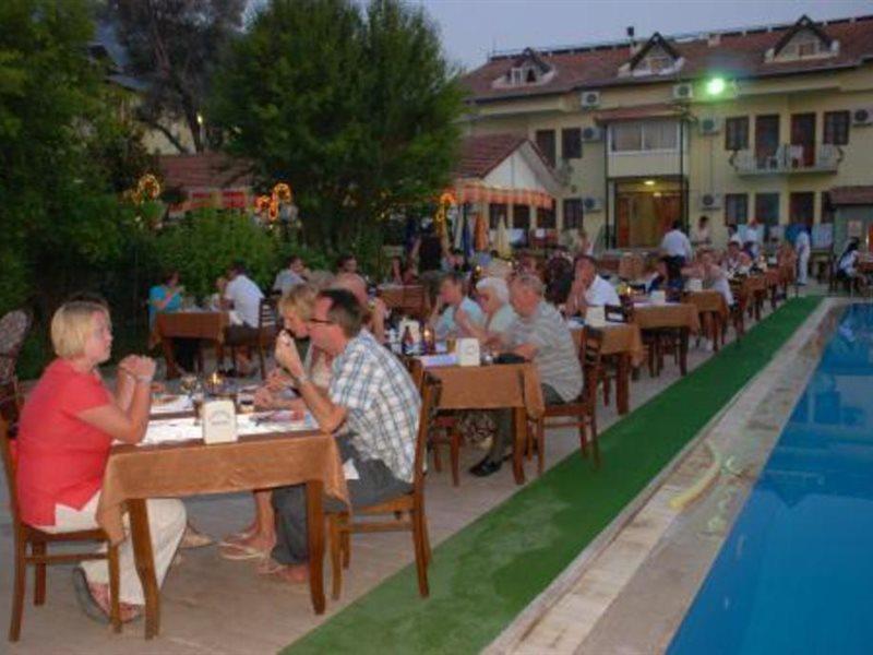 אולודניץ Carmina Hotel מראה חיצוני תמונה